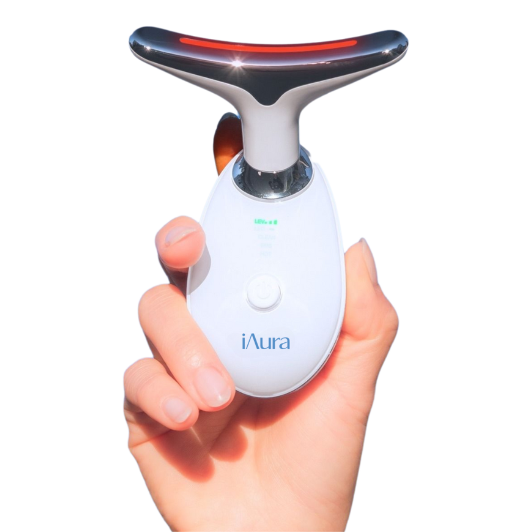 Hand holding the iAura facial Sculptor